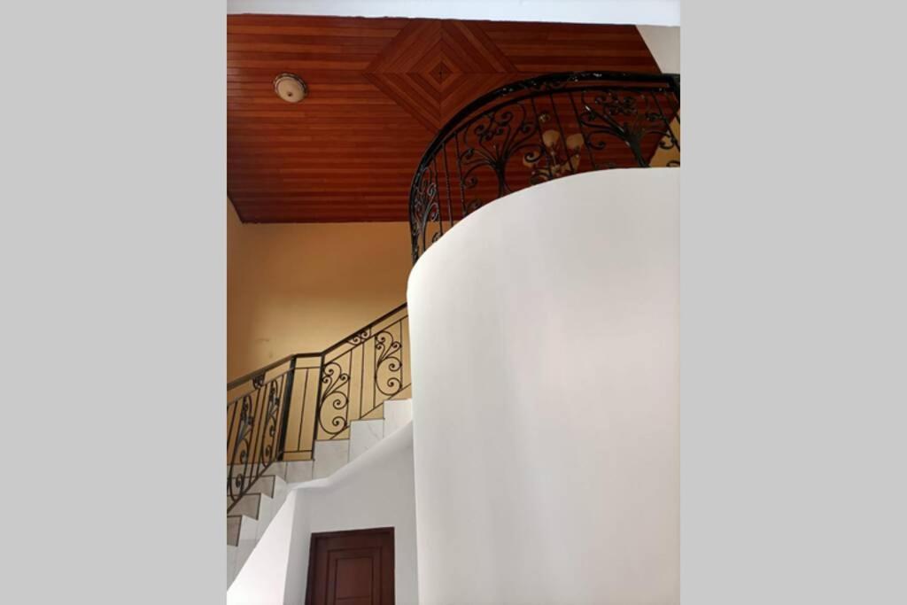 Residence Jeanne A Yaounde Odza Messamengo Buitenkant foto