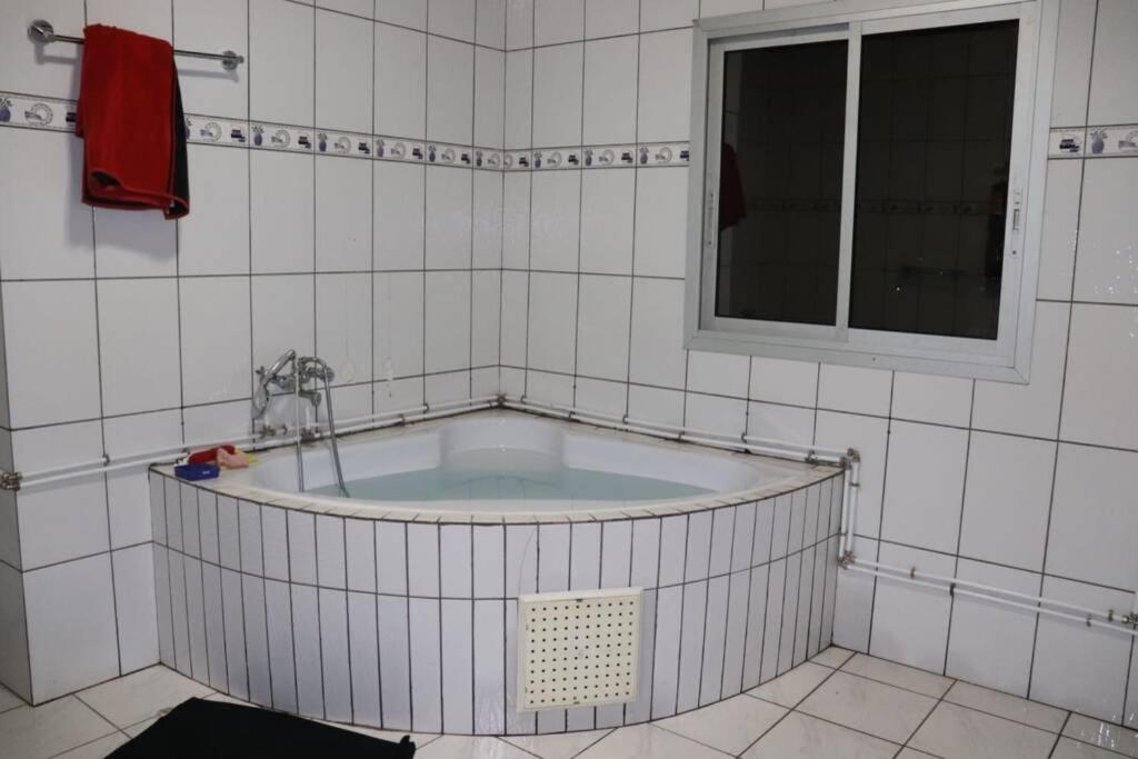 Residence Jeanne A Yaounde Odza Messamengo Buitenkant foto
