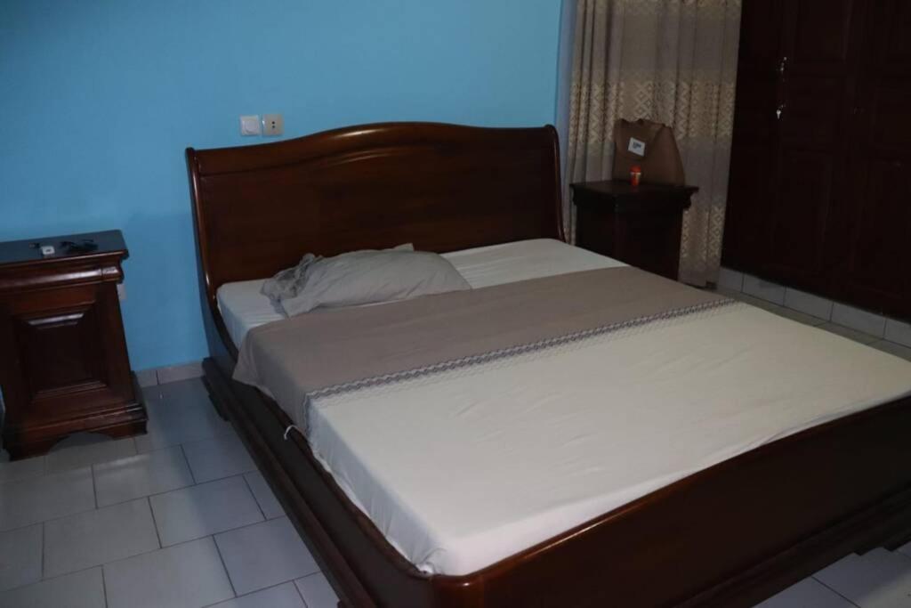 Residence Jeanne A Yaounde Odza Messamengo Buitenkant foto