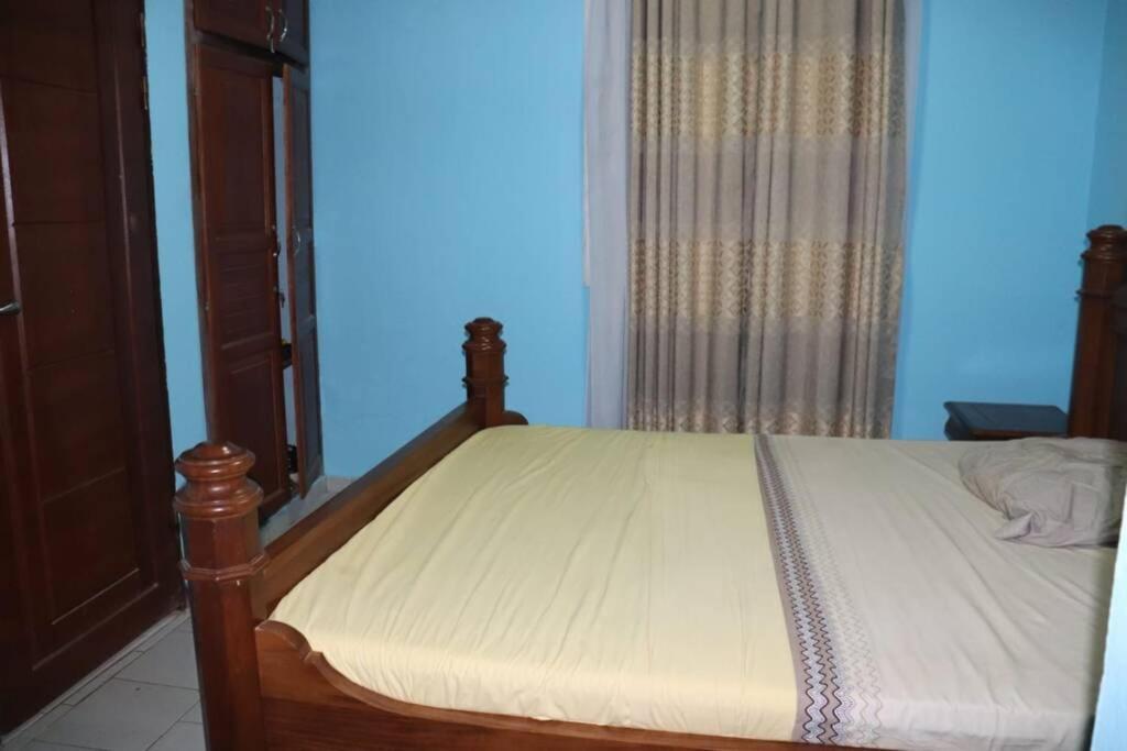 Residence Jeanne A Yaounde Odza Messamengo Buitenkant foto